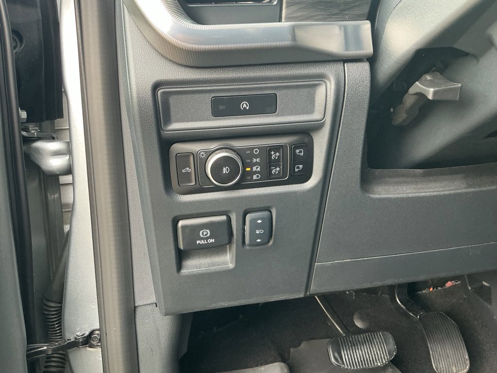Used 2025 Ford F150 Lariat w/ Equipment Group 501A Mid AWD/4WD image 13