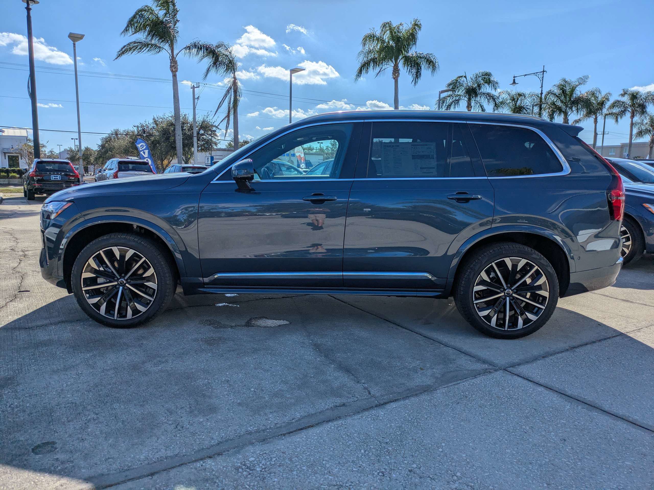 New 2026 Volvo XC90 B6 Plus w/ Protection Package Premier image 7