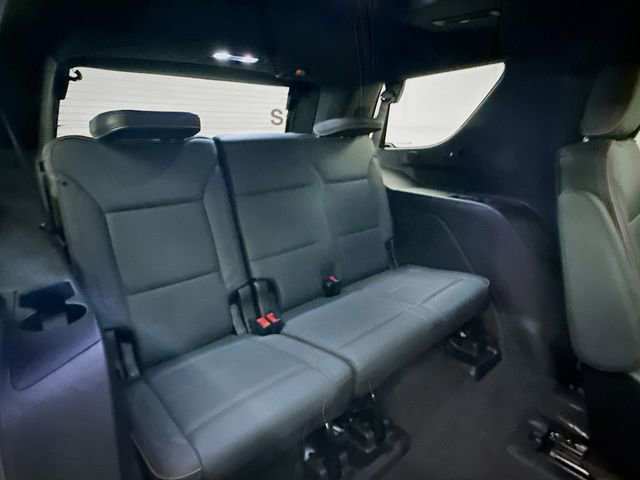 Used 2025 GMC Yukon AT4 w/ AT4 Premium Package image 30
