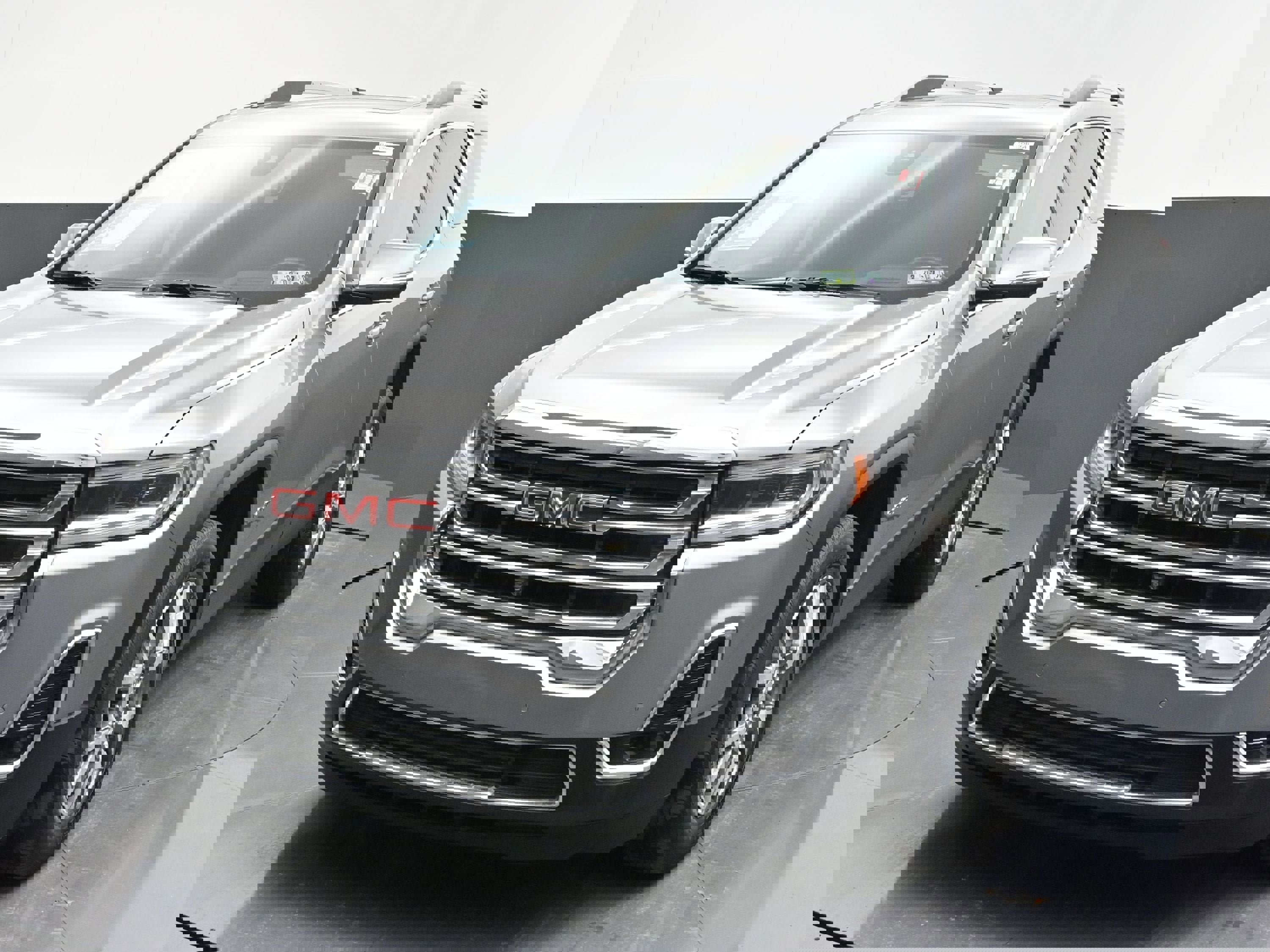 Used 2023 GMC Acadia SLT w/ Technology Package image 3