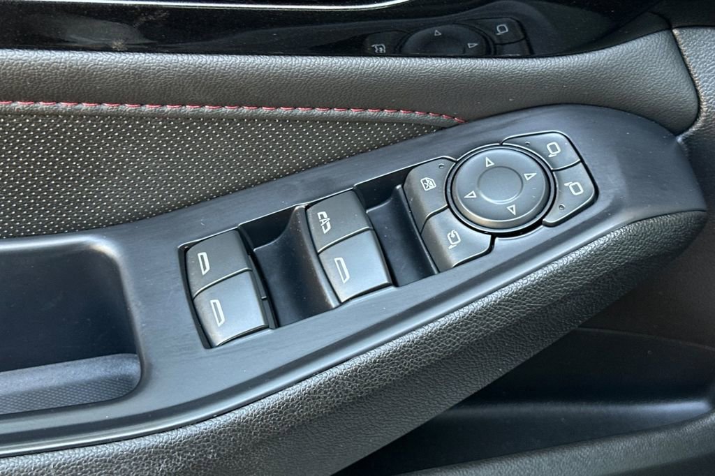 Used 2022 Chevrolet Traverse RS FWD image 12