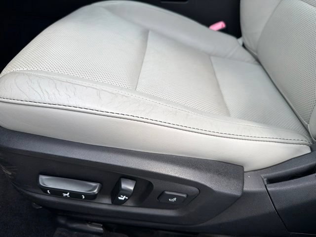 Used 2014 Lexus ES 350 w/ Luxury Package FWD image 14