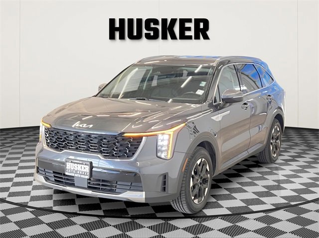 Used 2024 Kia Sorento S image 4