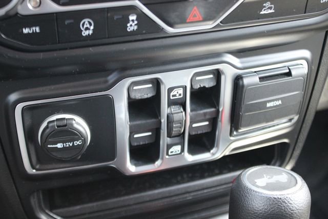 Used 2021 Jeep Wrangler Unlimited Sport AWD/4WD image 9