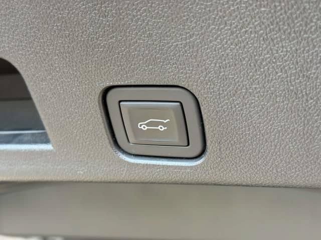 Used 2026 Chevrolet Traverse LT AWD/4WD image 10