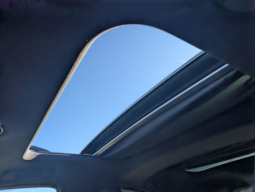 Used 2017 Porsche Panamera 4 w/ Premium Package image 24