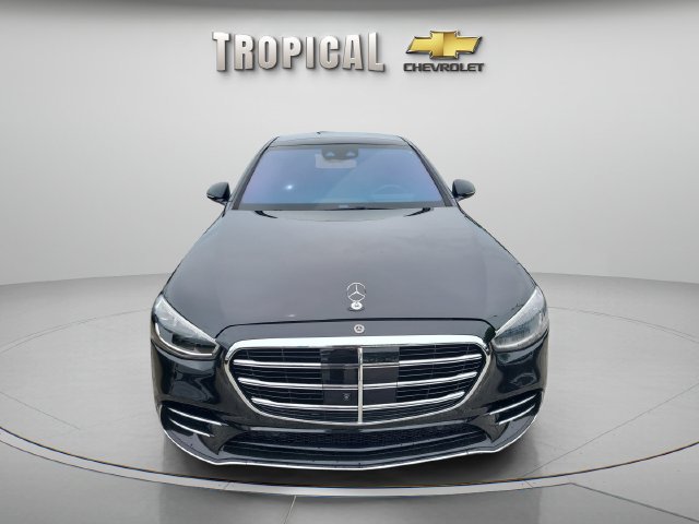 Used 2022 Mercedes-Benz S 580 4MATIC Sedan w/ AMG Line Package image 16
