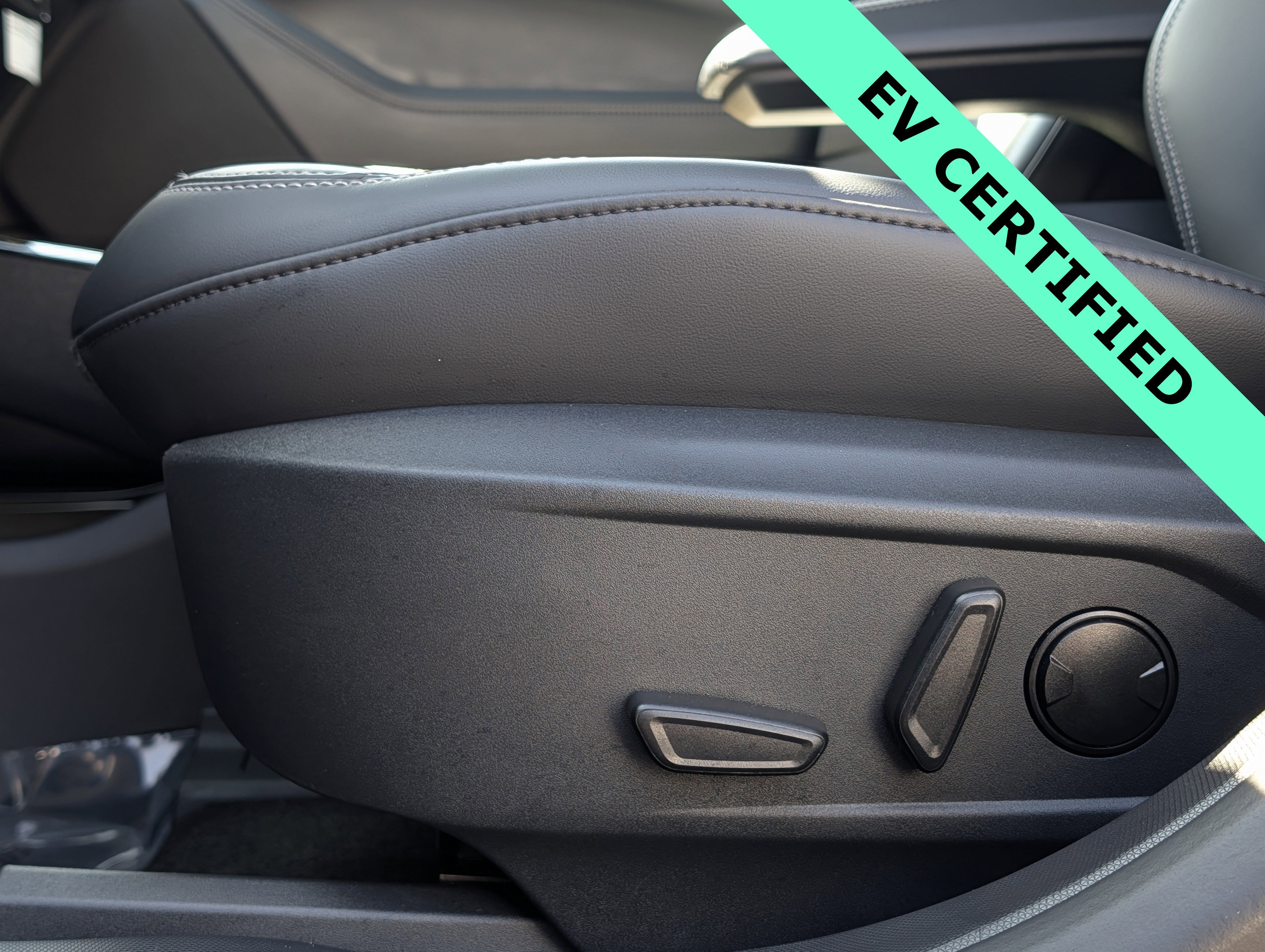 Certified 2025 Ford Mustang Mach-E Select image 22