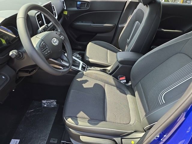 Used 2025 Hyundai Venue Limited FWD image 10
