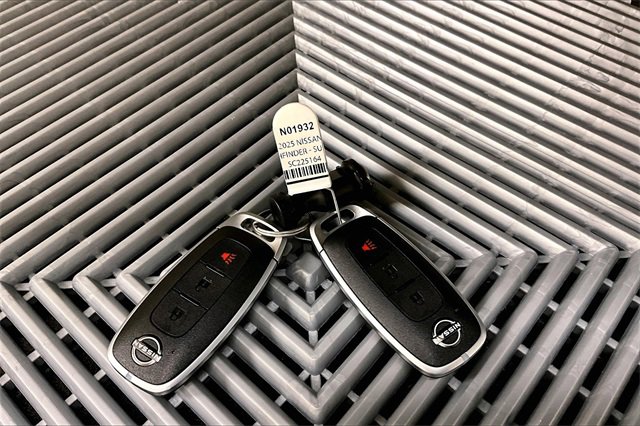 New 2025 Nissan Pathfinder S image 13