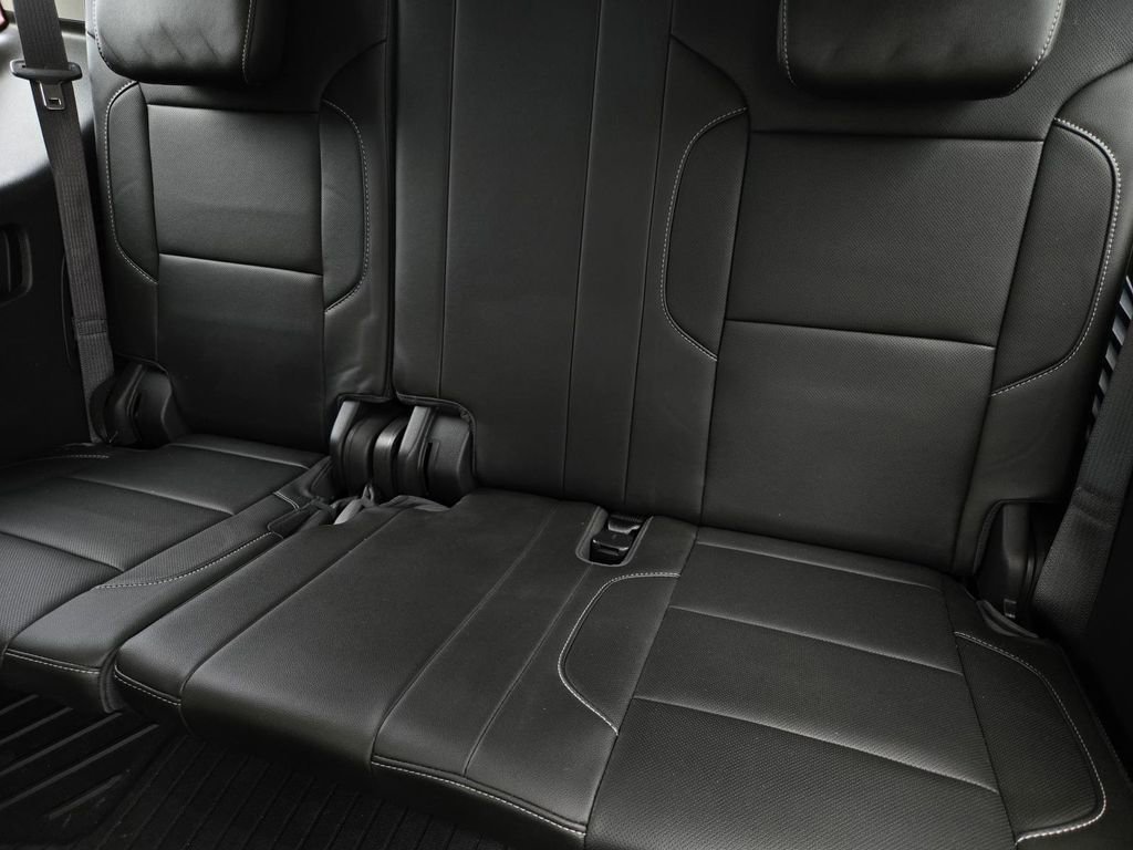 Used 2018 GMC Yukon SLT w/ Open Road Package image 17