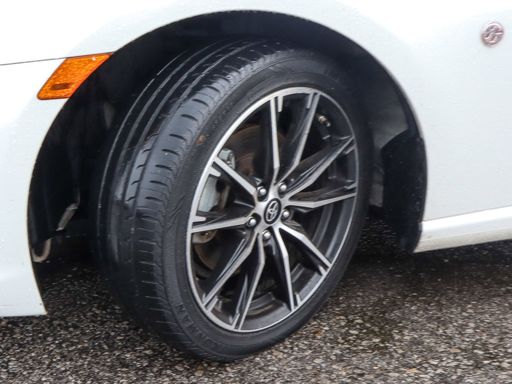 Used 2018 Toyota 86 RWD image 15