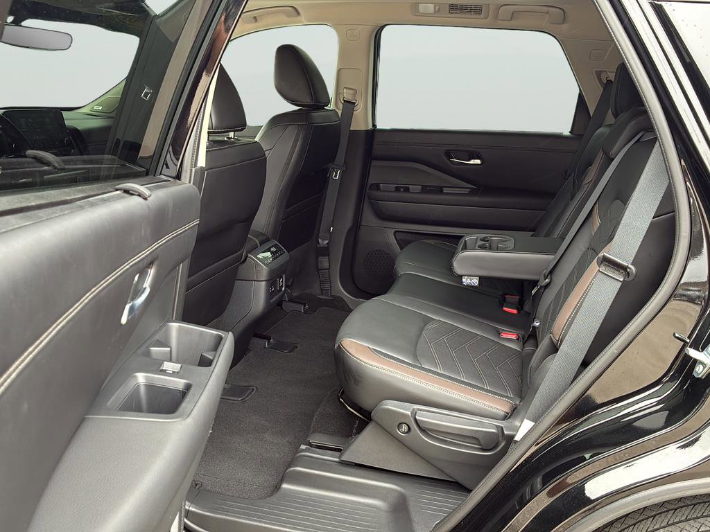 Used 2024 Nissan Pathfinder Platinum w/ Cargo Package FWD image 16