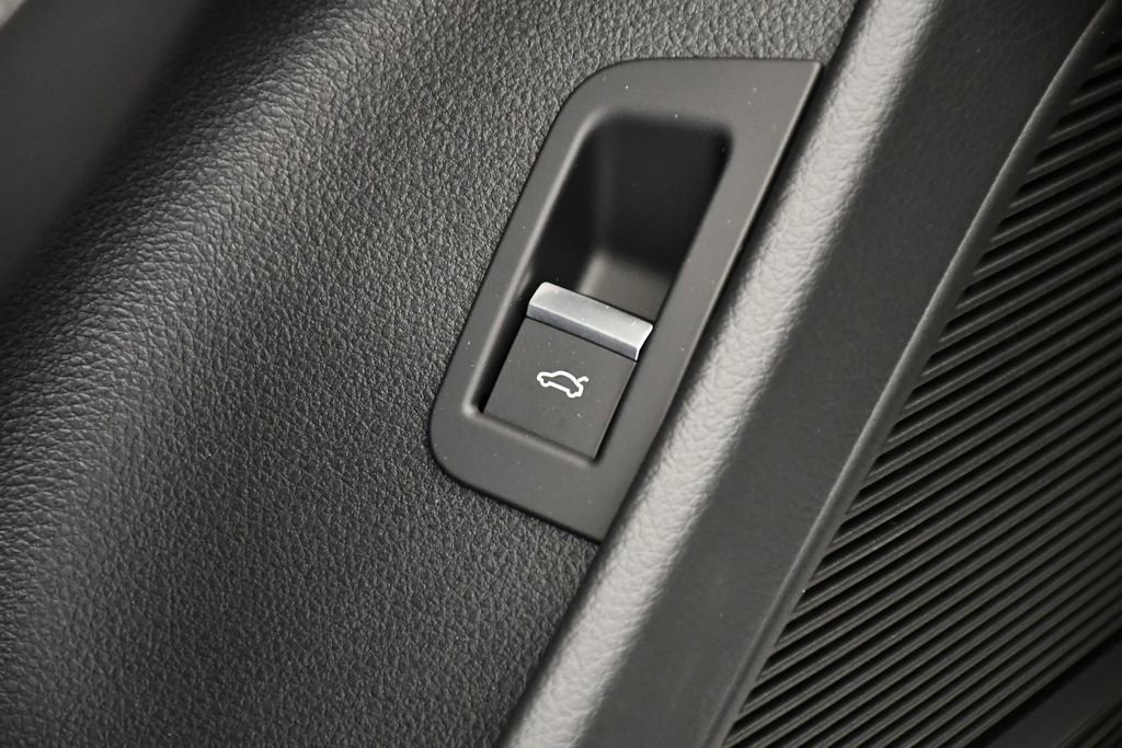 New 2026 Audi Q8 Premium Plus image 36