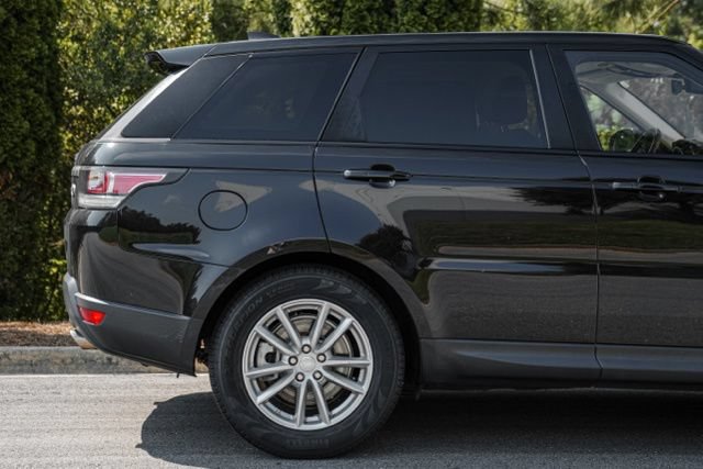 Used 2017 Land Rover Range Rover Sport SE AWD/4WD image 13