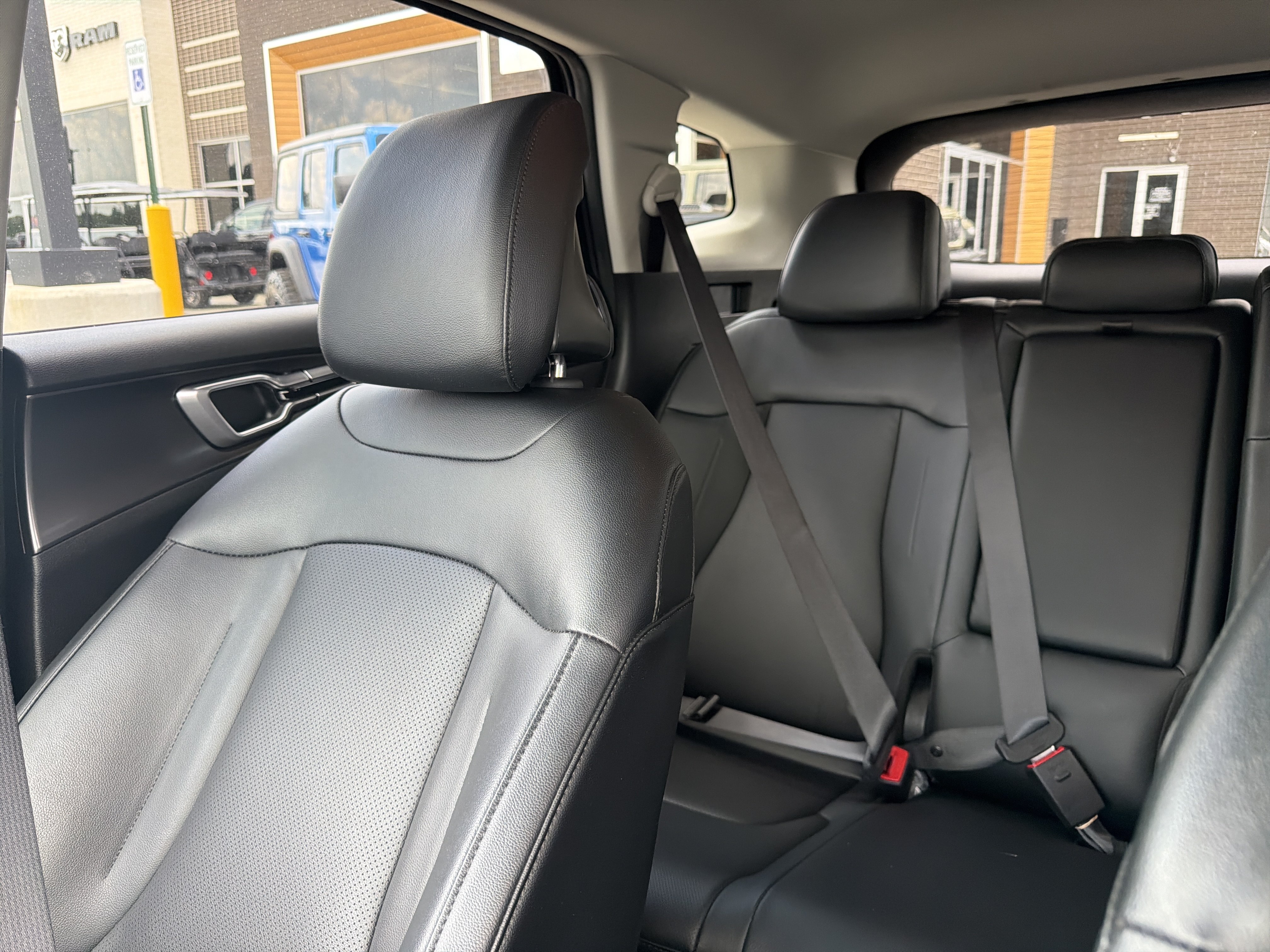 Used 2023 Kia Sportage EX FWD image 50