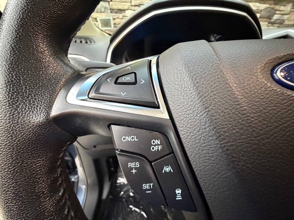 Used 2019 Ford Edge SEL w/ Equipment Group 201A AWD/4WD image 32