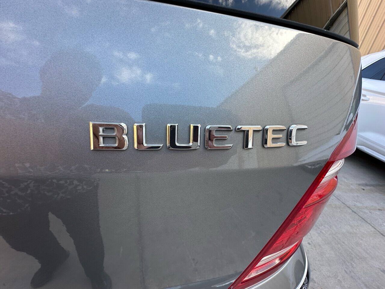 Used 2011 Mercedes-Benz GL 320 BlueTEC 4MATIC image 6