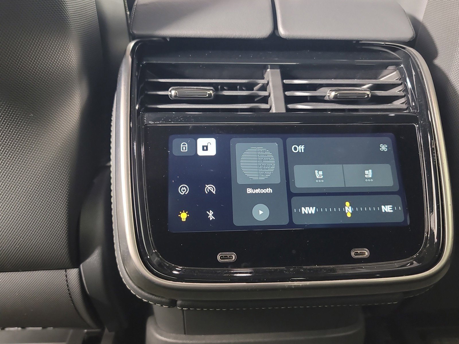 Used 2025 Rivian R1T Adventure image 28