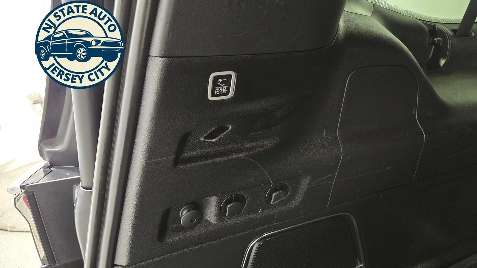 Used 2024 Jeep Wagoneer L Series II w/ Flexible Seating Group AWD/4WD image 39