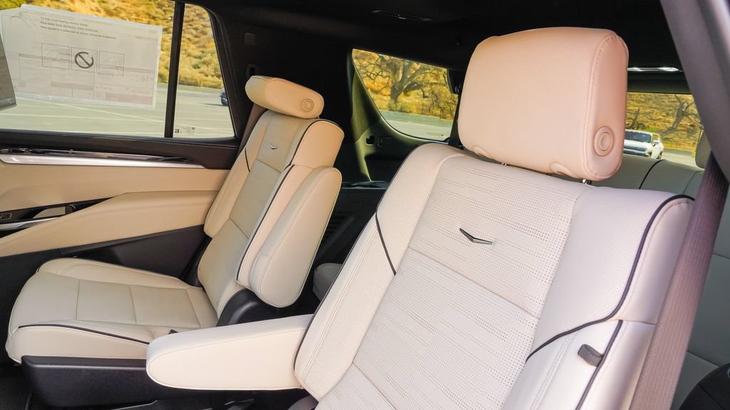 New 2026 Cadillac Escalade Sport AWD/4WD image 13