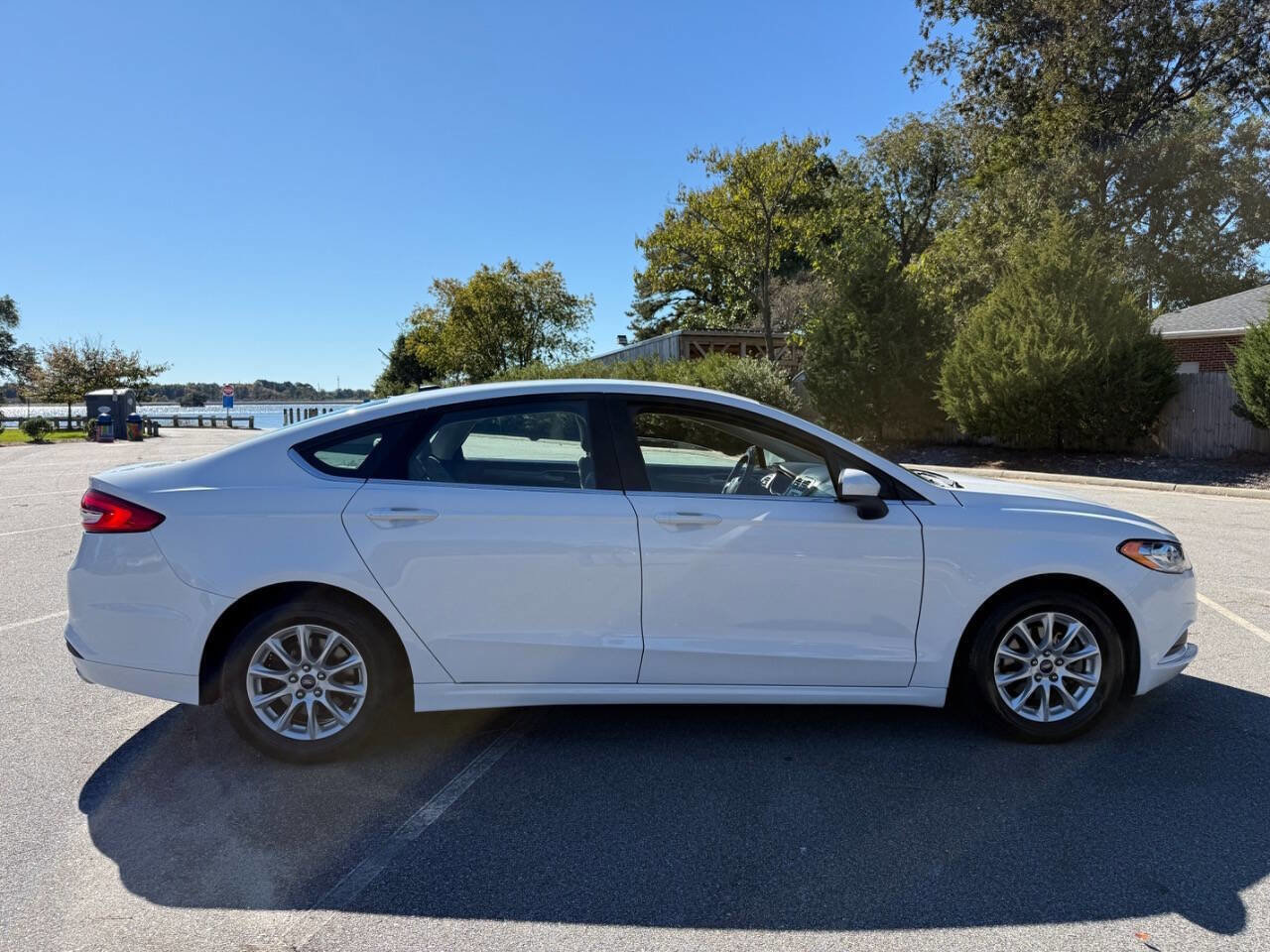 Used 2017 Ford Fusion S image 4
