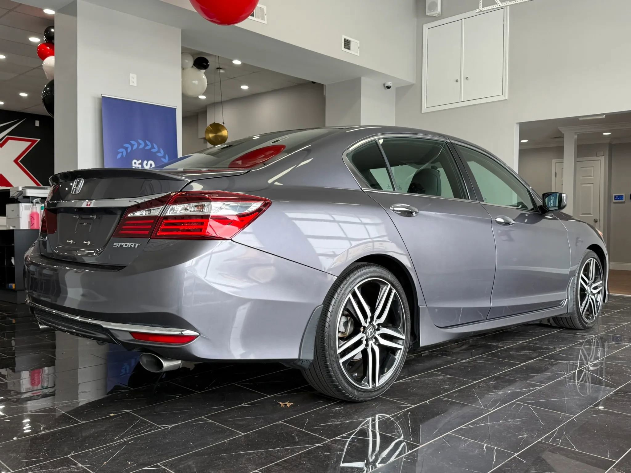 Used 2017 Honda Accord Sport image 6