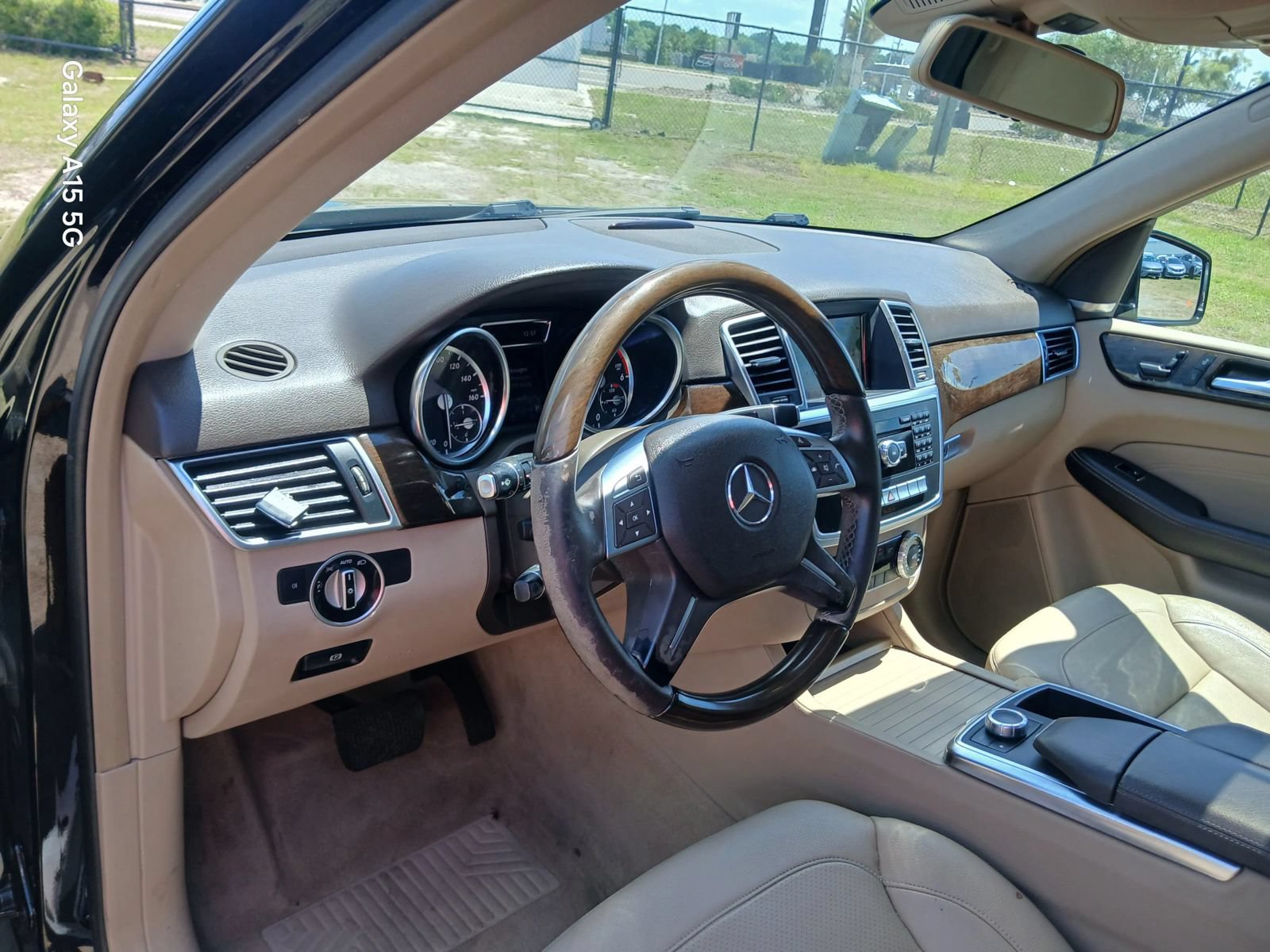 Used 2015 Mercedes-Benz ML 250 BlueTEC 4MATIC w/ Premium 1 Package image 11