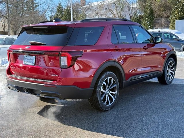 Used 2025 Ford Explorer ST-Line image 3