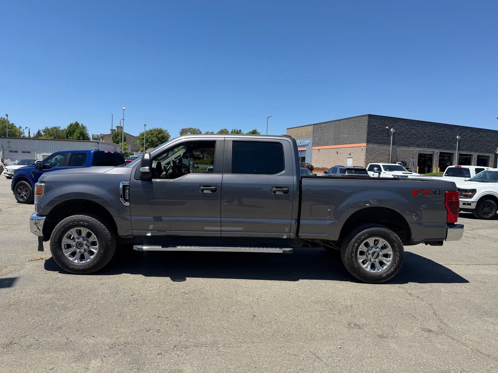 Used 2022 Ford F250 XL w/ STX Appearance Package AWD/4WD image 2