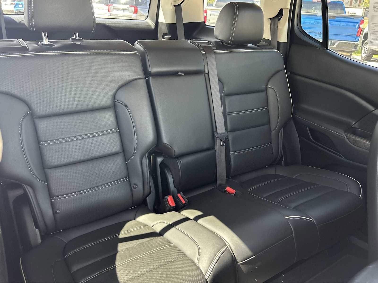 Used 2023 GMC Acadia Denali image 28