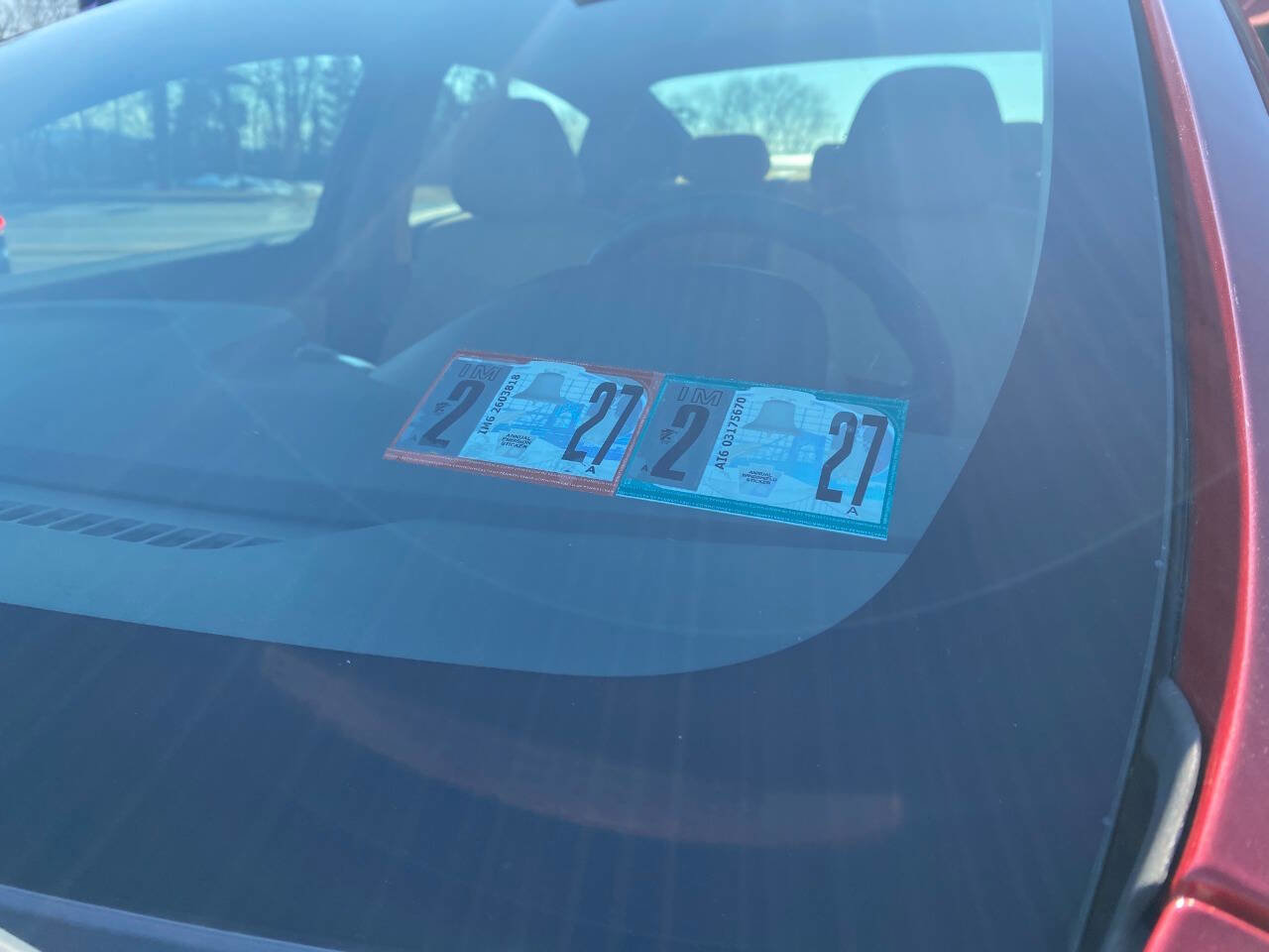 Used 2013 Hyundai Elantra GLS w/ Preferred Pkg image 34