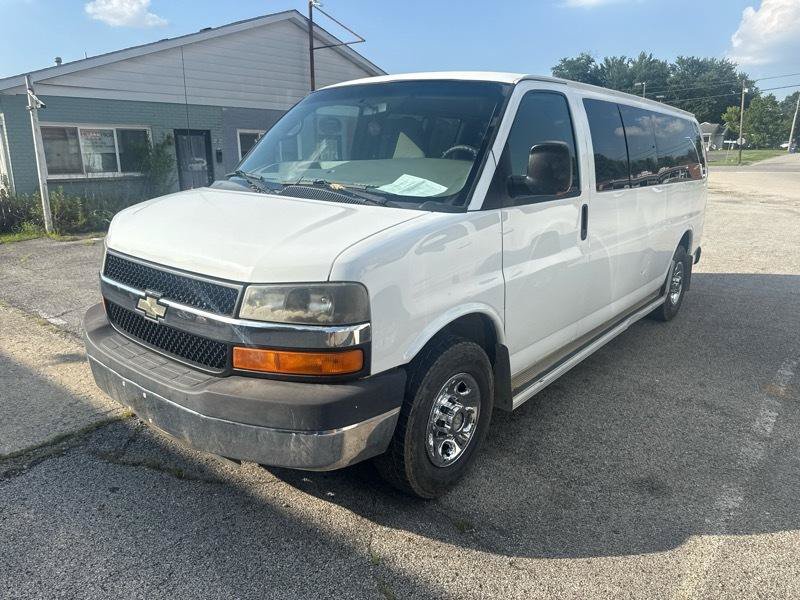 Used 2010 Chevrolet Express 3500 LT w/ LT Preferred Equipment Group RWD image 2