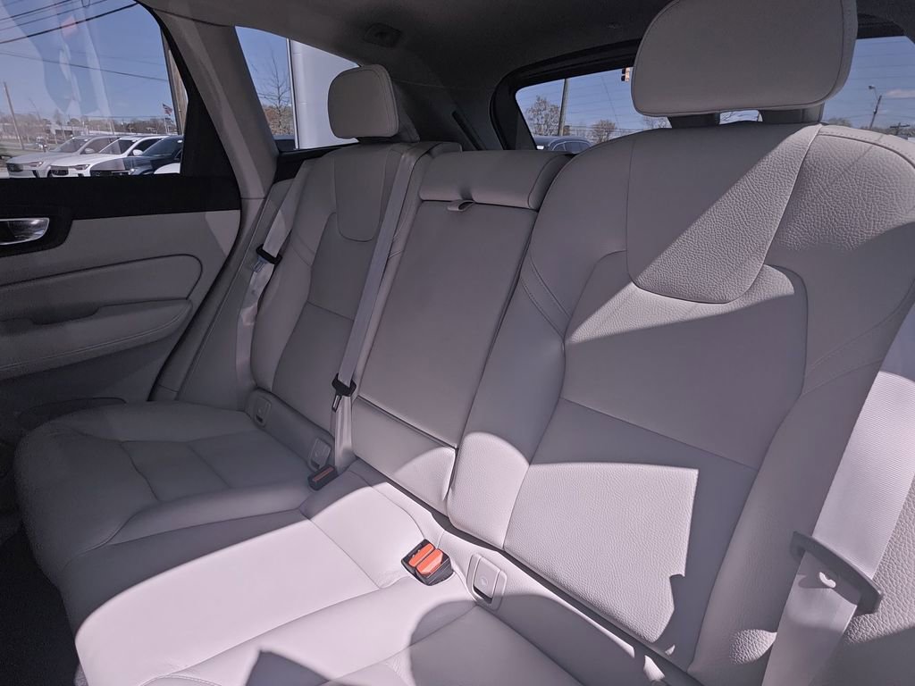 Used 2023 Volvo XC60 B5 Core w/ Climate Package image 14