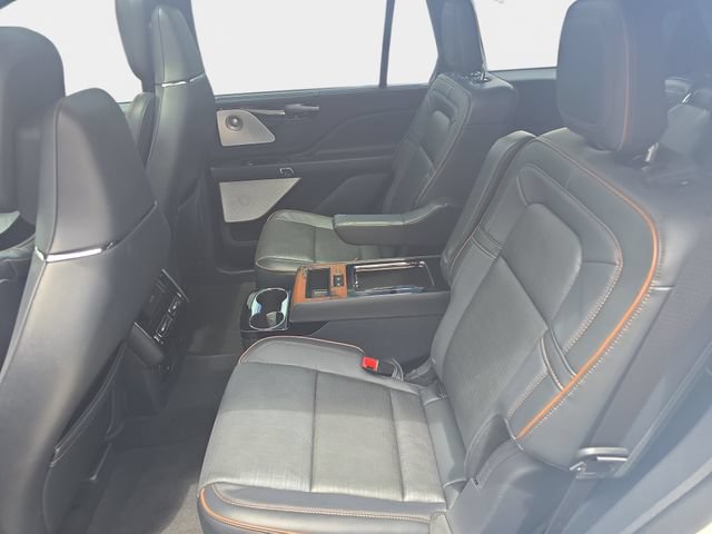 Used 2025 Lincoln Aviator Black Label w/ Jet Appearance Package AWD/4WD image 18