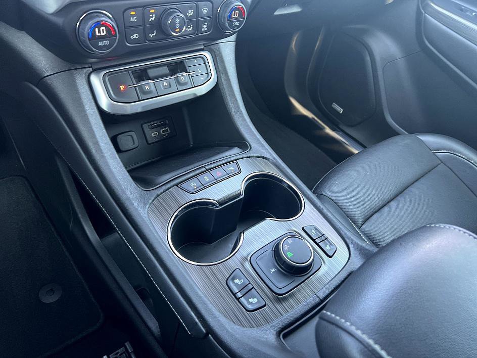 Used 2023 GMC Acadia SLT image 25