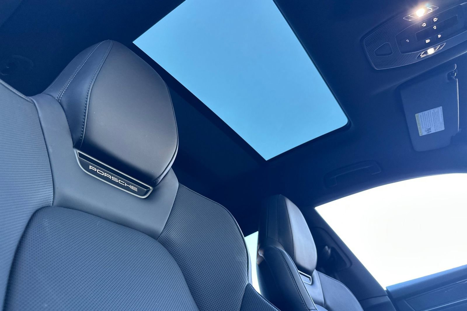 Certified 2025 Porsche Macan 4S Electric image 19