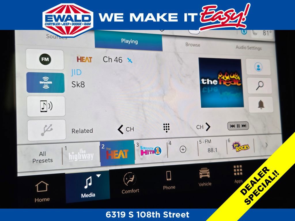 New 2025 Jeep Grand Cherokee Limited w/ Luxury Tech Group II image 3