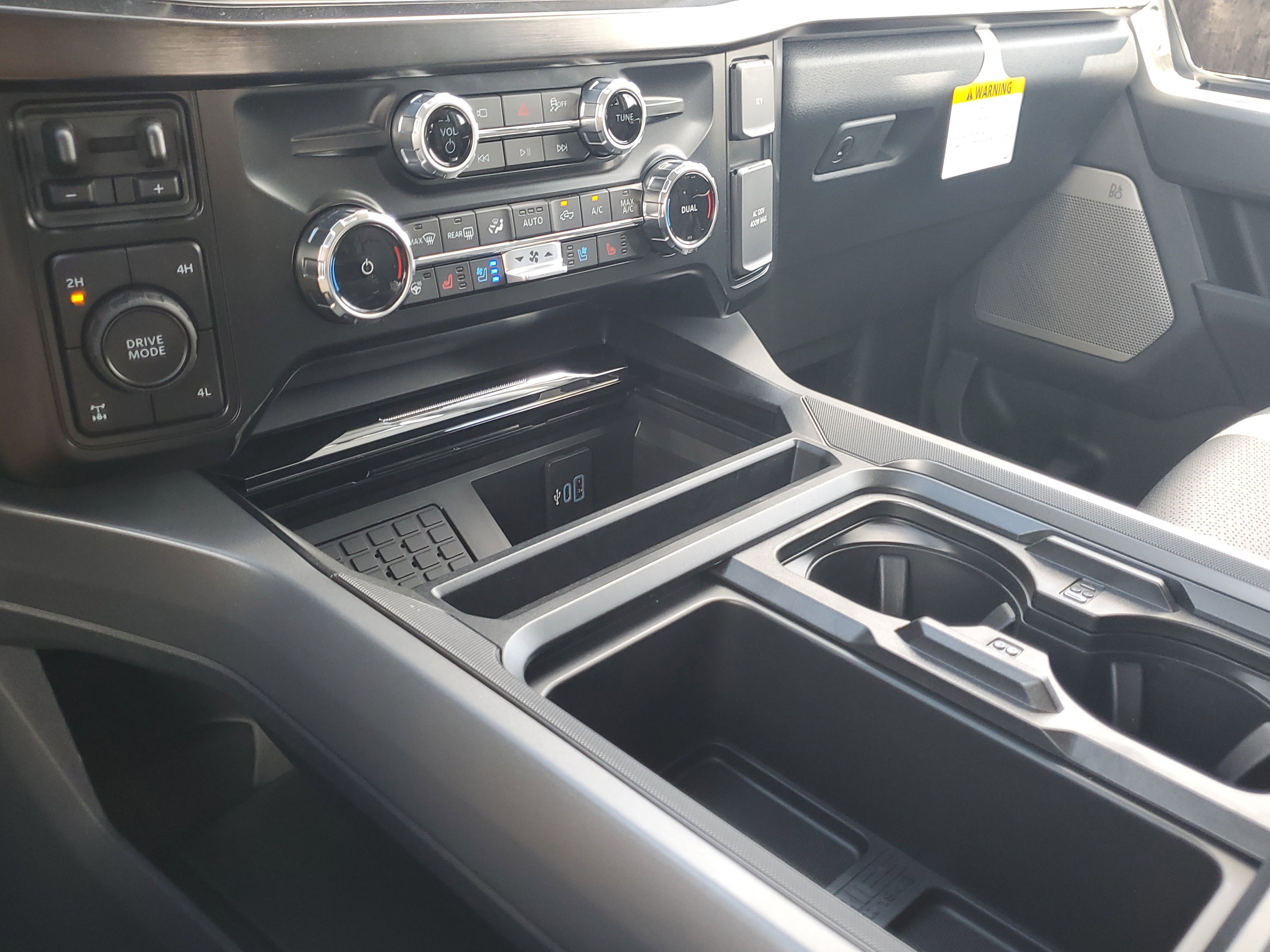 New 2026 Ford F250 Lariat w/ Black Appearance Package image 21