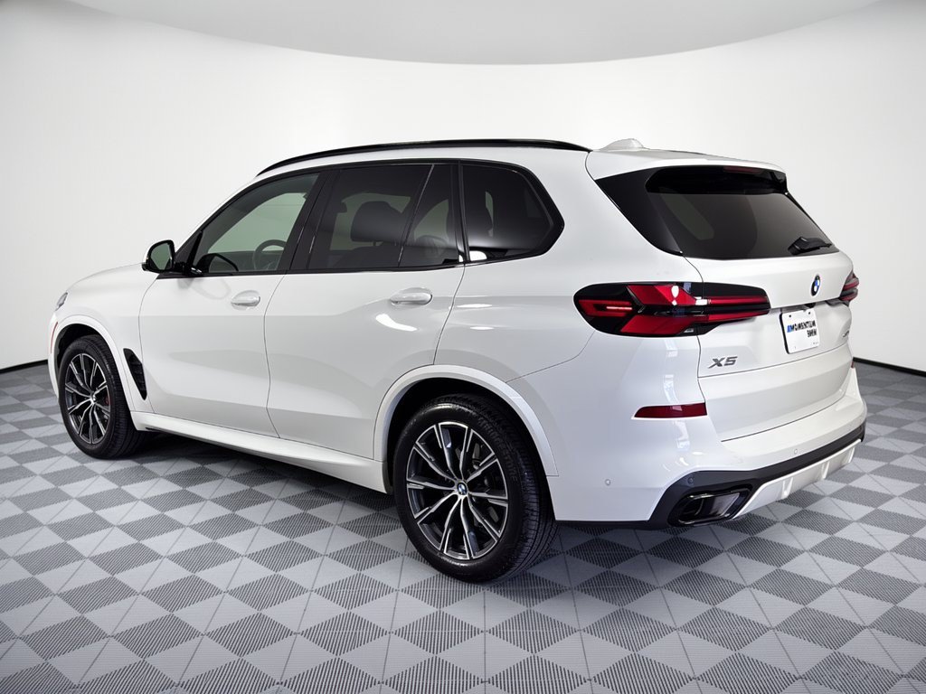 Certified 2024 BMW X5 sDrive40i w/ M Sport Package RWD image 3