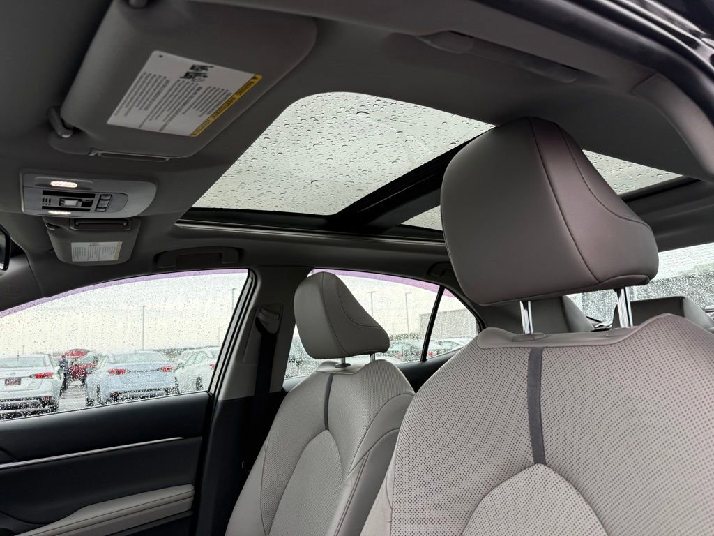 Used 2021 Toyota Camry XLE w/ Navigation Package image 6