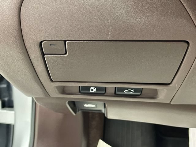Used 2018 Lexus LS 500 w/ Accessory Package (Z2) RWD image 16