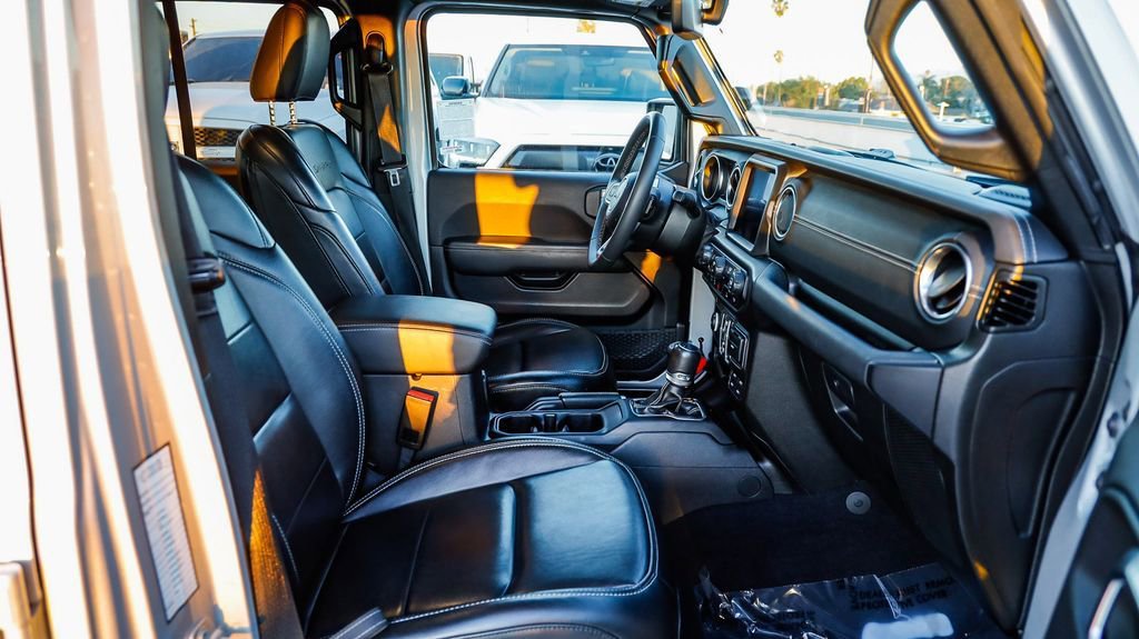 Used 2023 Jeep Wrangler Unlimited Sahara image 21