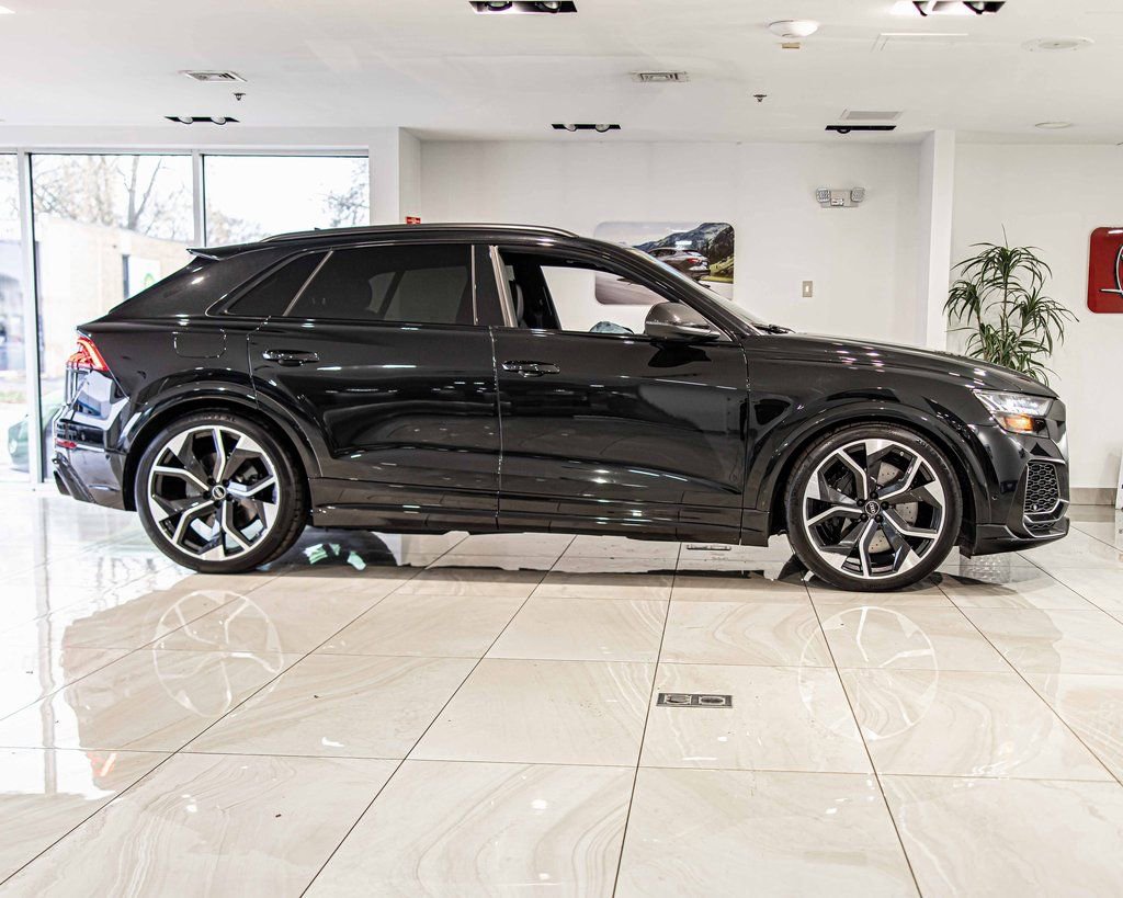 Used 2022 Audi RS Q8 w/ Carbon Optic Package AWD/4WD image 10