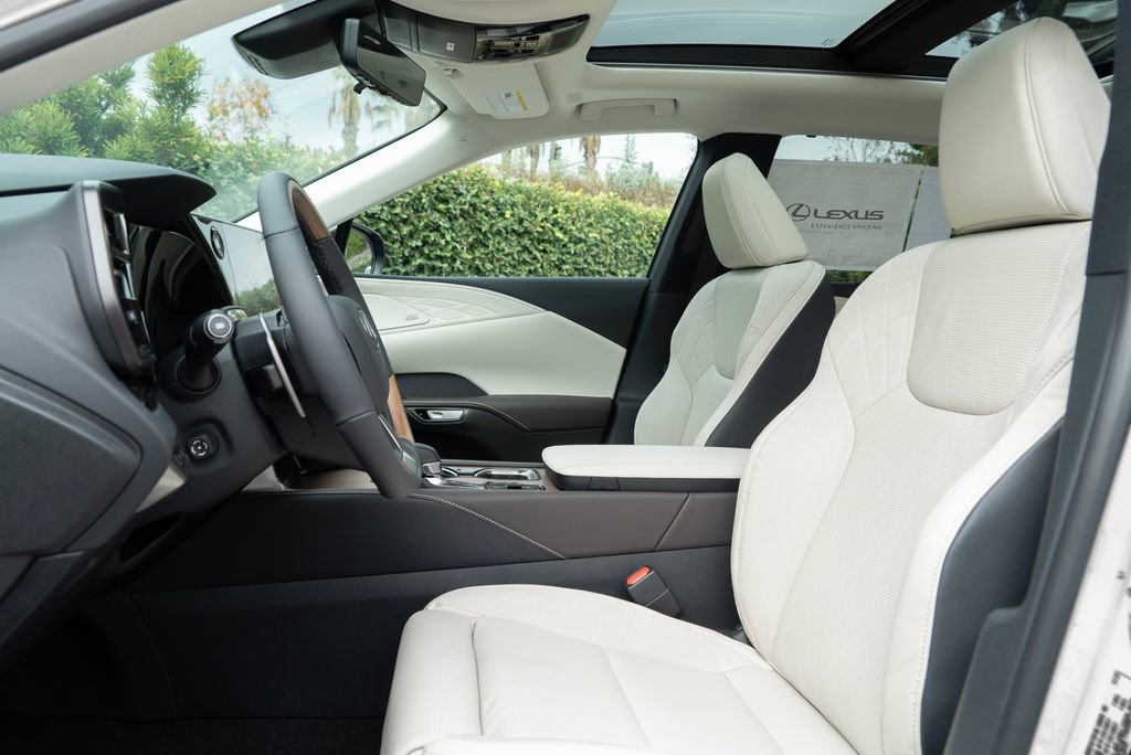 New 2026 Lexus RX 450h AWD image 11