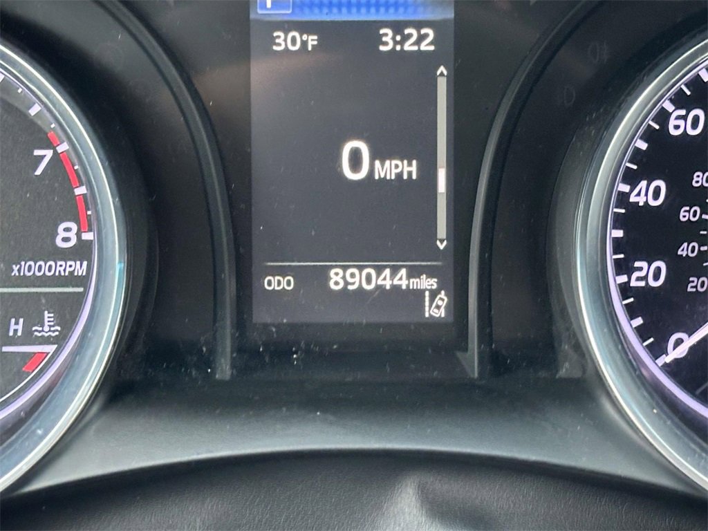 Used 2020 Toyota Camry SE image 19