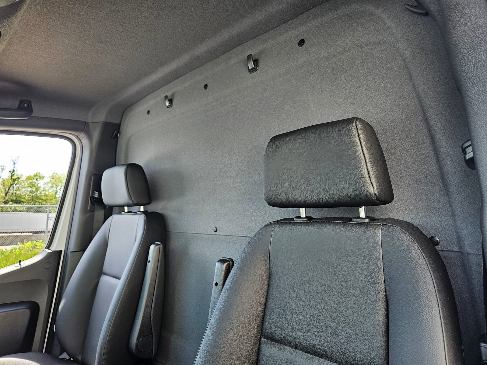 New 2025 Mercedes-Benz eSprinter 144 Cargo image 14