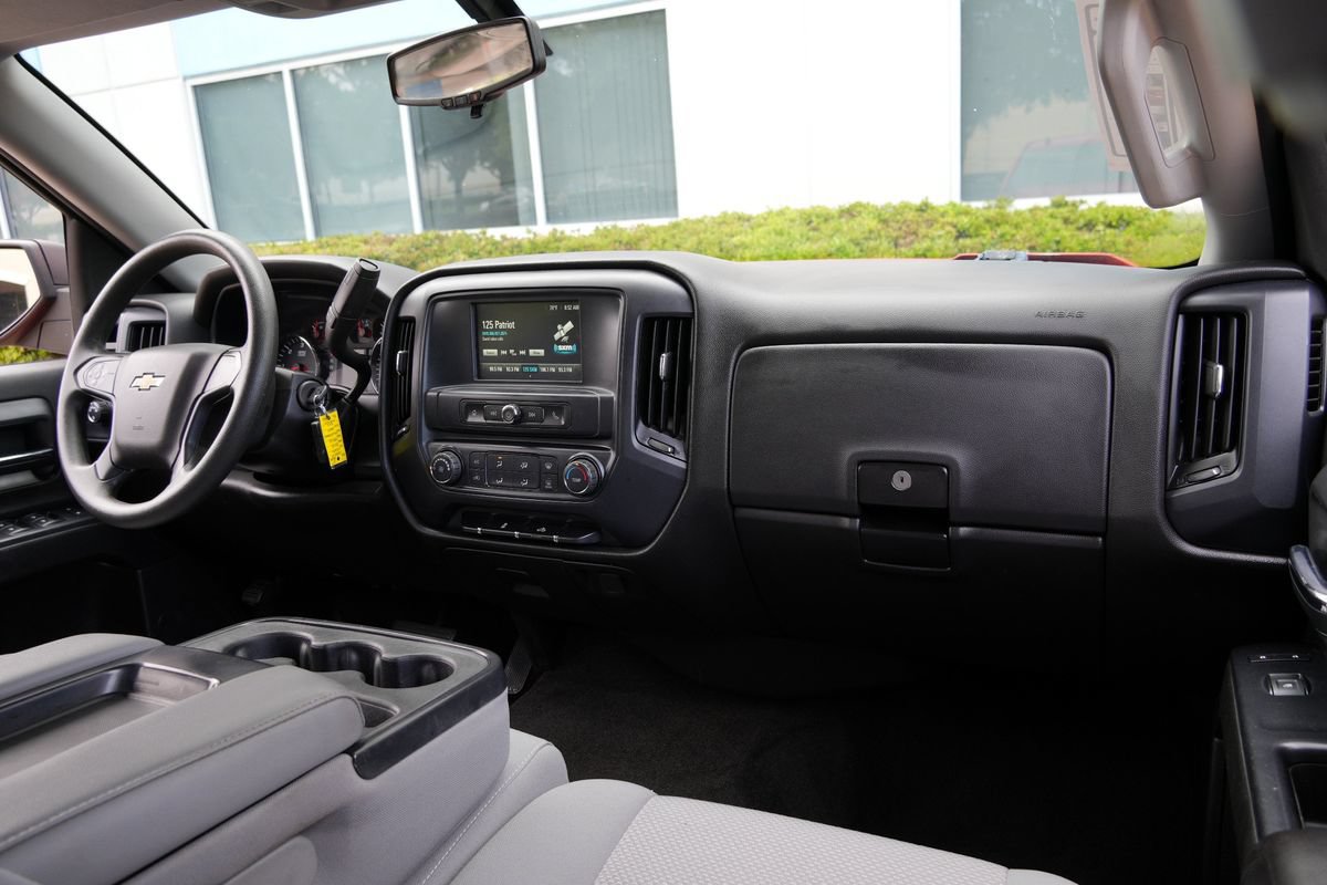 Used 2018 Chevrolet Silverado 1500 Custom w/ Custom Convenience Package RWD image 7