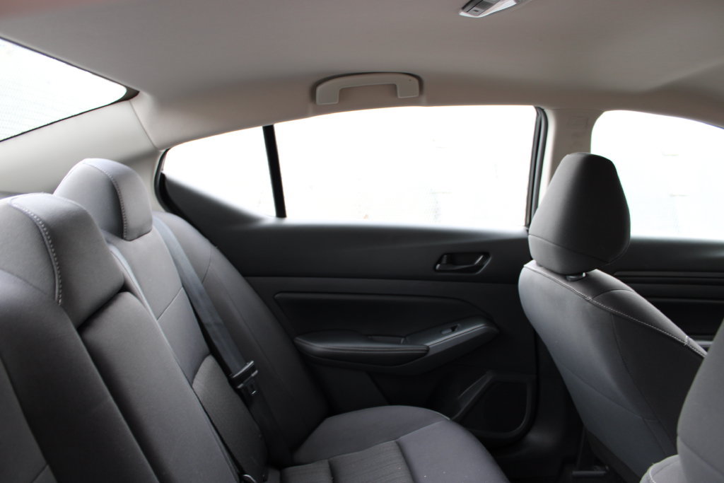 Used 2025 Nissan Altima 2.5 SV FWD image 24