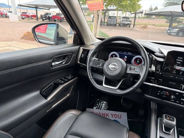 Certified 2025 Nissan Pathfinder Platinum AWD/4WD image 24